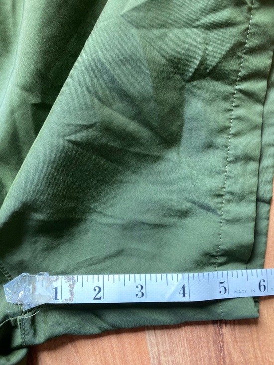 Nike Green Mesh Lined Shorts Mens Medium Essential Woven Flow 5.5 Ins AR2382-327 - Picture 6 of 7